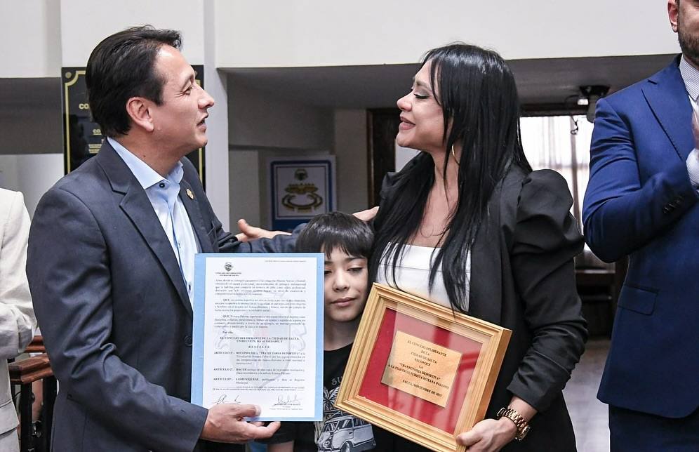 Roxana Palomo recibe el reconocimiento de la Cámara de Diputados de Salta